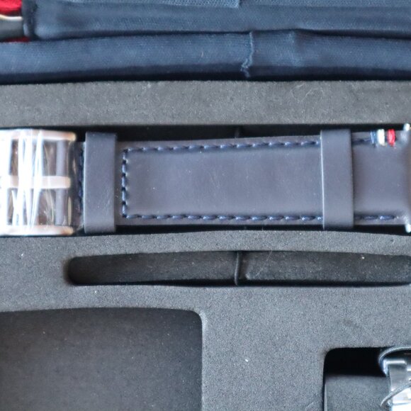 AVI-8 P51 Mustang Jubilee Limited Edition Watch (White Dial/Silver Band) - Picture 5 of 11